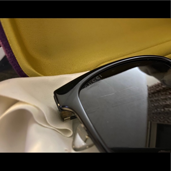 Black and gold square shaped Gucci glasses w/case - Picture 5 of 9